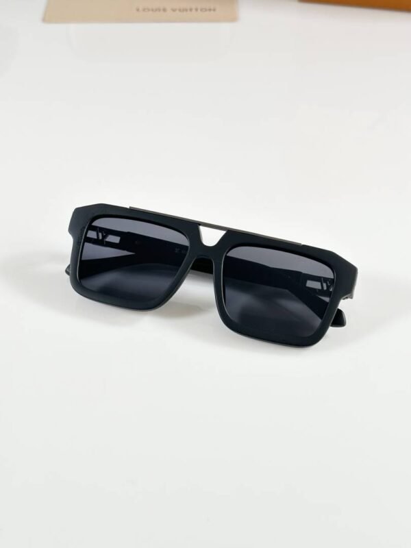 First Copy Louis Vuitton 121 Matt Black Sunglasses