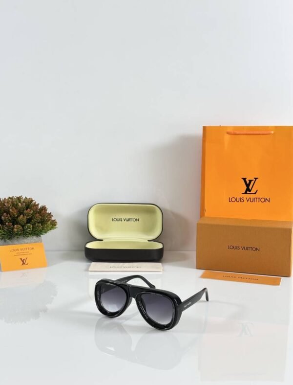 First Copy Louis Vuitton 8206 Black DC Sunglasses