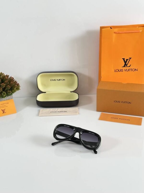 First Copy Louis Vuitton 8206 Black DC Sunglasses
