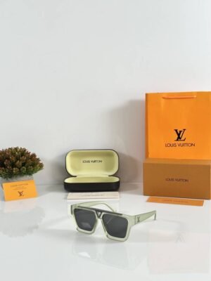 First Copy Louis Vuitton 1502 Ice Green Black Sunglasses