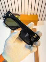 First Copy Louis Vuitton 1984 Black Gold Sunglasses