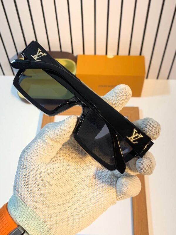 First Copy Louis Vuitton 1984 Black Gold Sunglasses