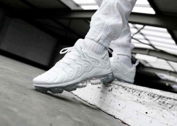 First Copy Nike Air VaporMax White Men’s Sneakers