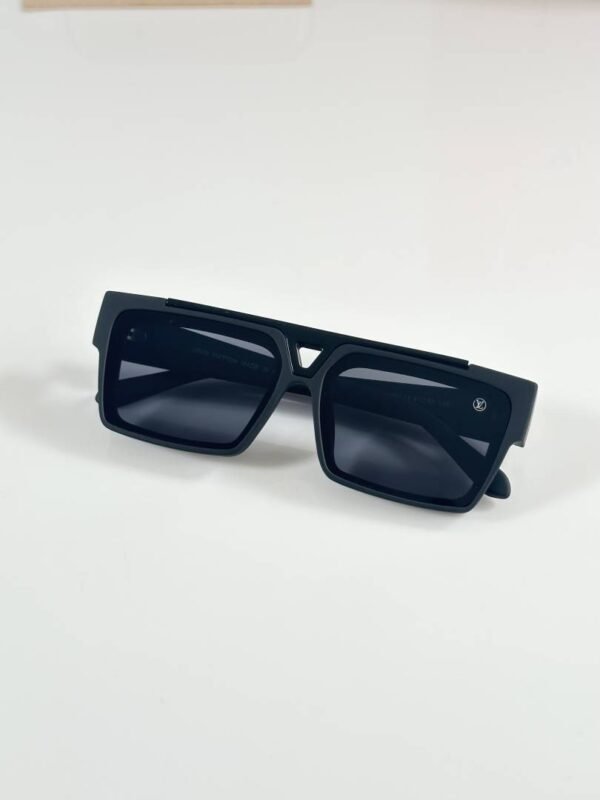 First Copy Louis Vuitton Black Square Frame Men’s Sunglasses