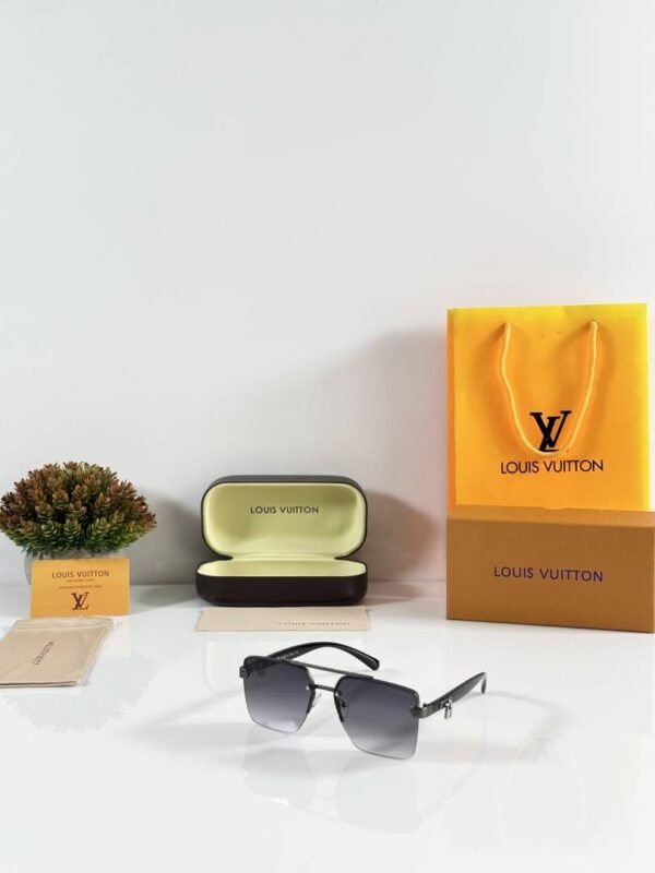 First Copy Louis Vuitton Black Aviator Frame Grey Gradient Men’s Sunglasses