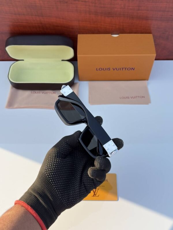 First Copy Louis Vuitton Black Geometric Frame Men’s Sunglasses