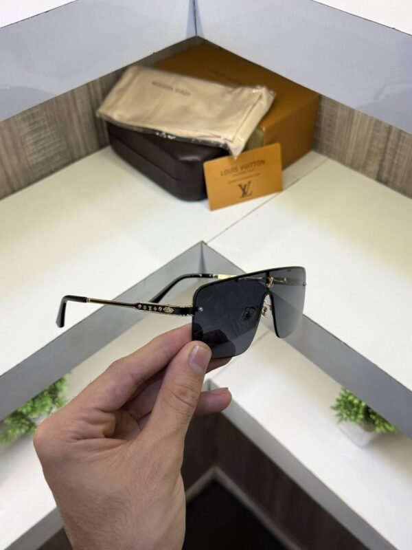 First Copy Louis Vuitton Black Square Frame Men’s Sunglasses