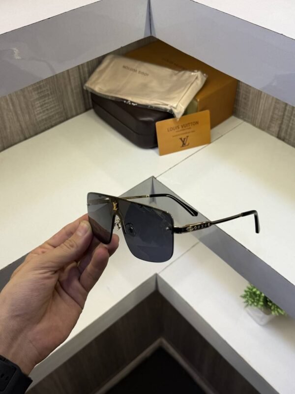 First Copy Louis Vuitton Black Square Frame Men’s Sunglasses