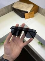 First Copy Louis Vuitton Black Square Frame Men’s Sunglasses