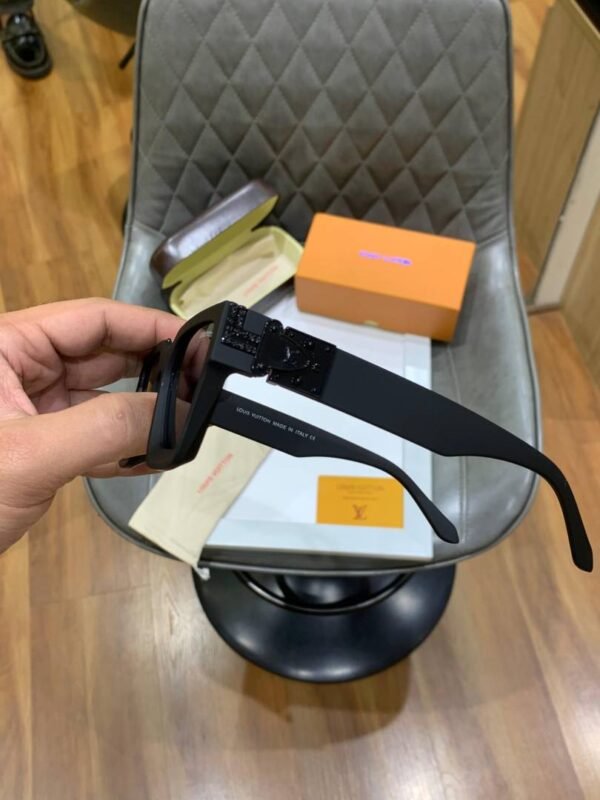 First Copy Louis Vuitton Black Wayfarer Frame Men’s Sunglasses