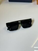 First Copy Louis Vuitton Black Square Frame Men’s Sunglasses