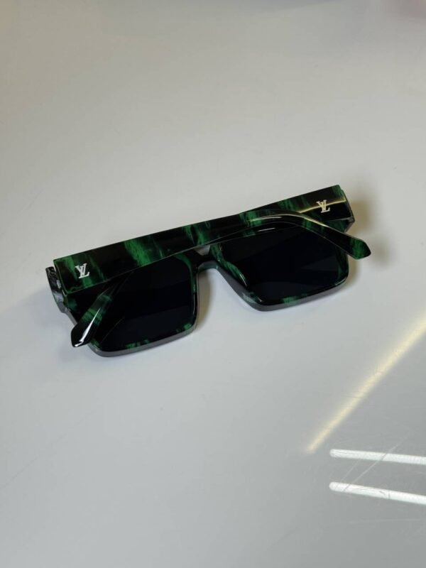 First Copy Louis Vuitton Black Square Frame Men’s Sunglasses