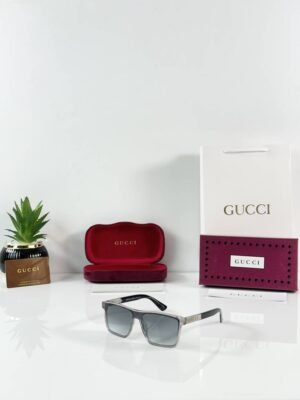 First Copy Gucci Oversized Square Sunglasses Black Frame Gradient Grey Lens