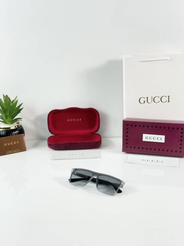 First Copy Gucci Oversized Square Sunglasses Black Frame Gradient Grey Lens
